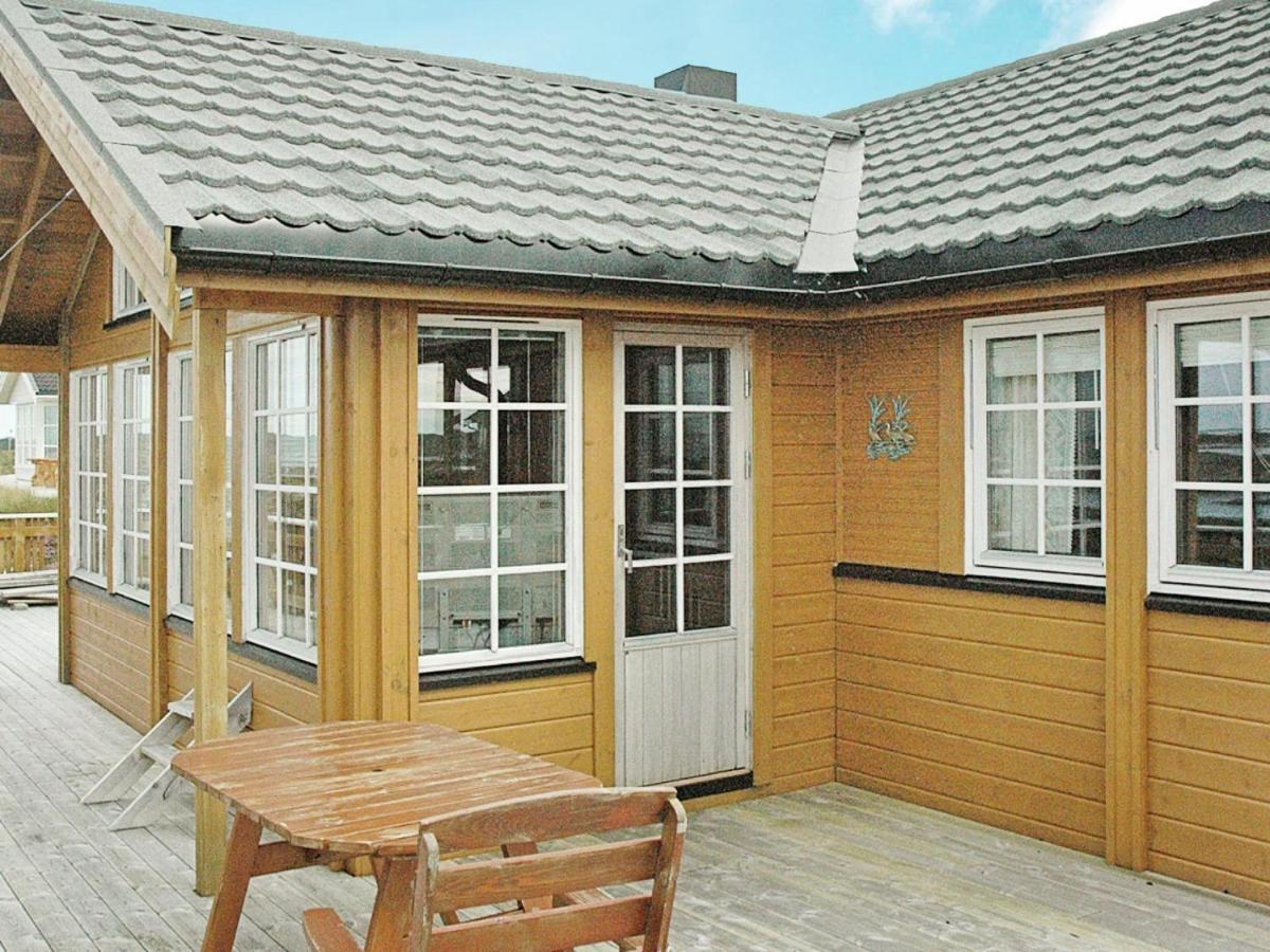 Three-Bedroom Holiday Home In Dyrvik Tuvnes Luaran gambar